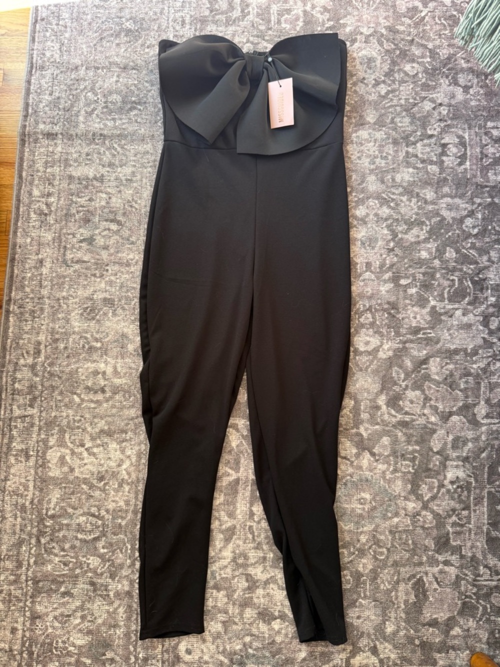 NEW! Sleeveless pant suit with bow